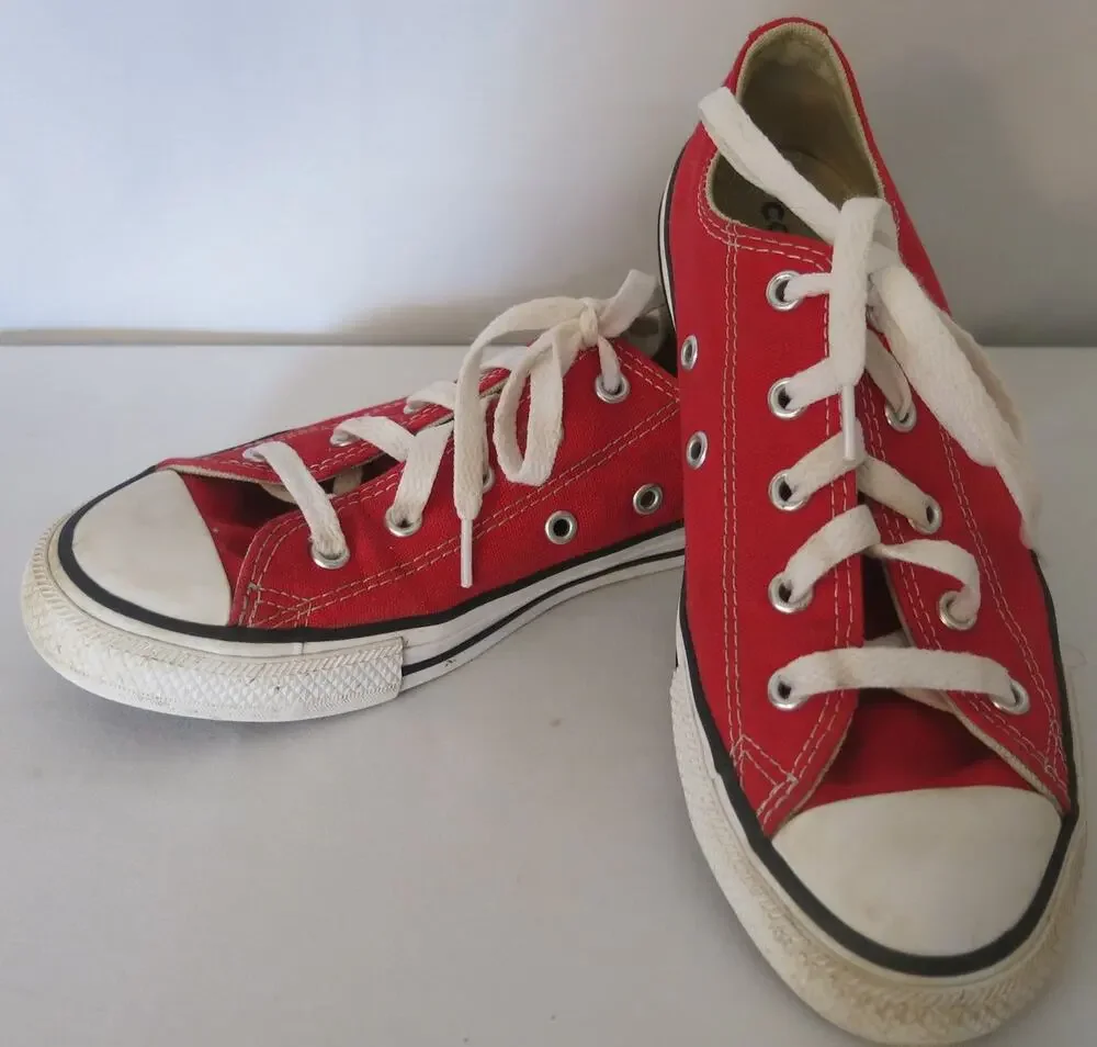 Converse All Star Low Lace Up Tennis Shoes Sneakers Size 2 Youth Red Classic